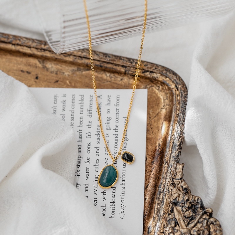 Kalung dan anting titanium batu hijau anti karat korea fashion - ercassia