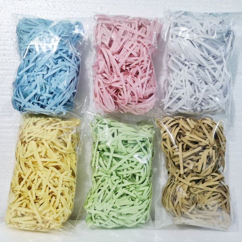 

Kertas Serut/Kertas Cacah/Kertas Shredded Hampers 1 GR