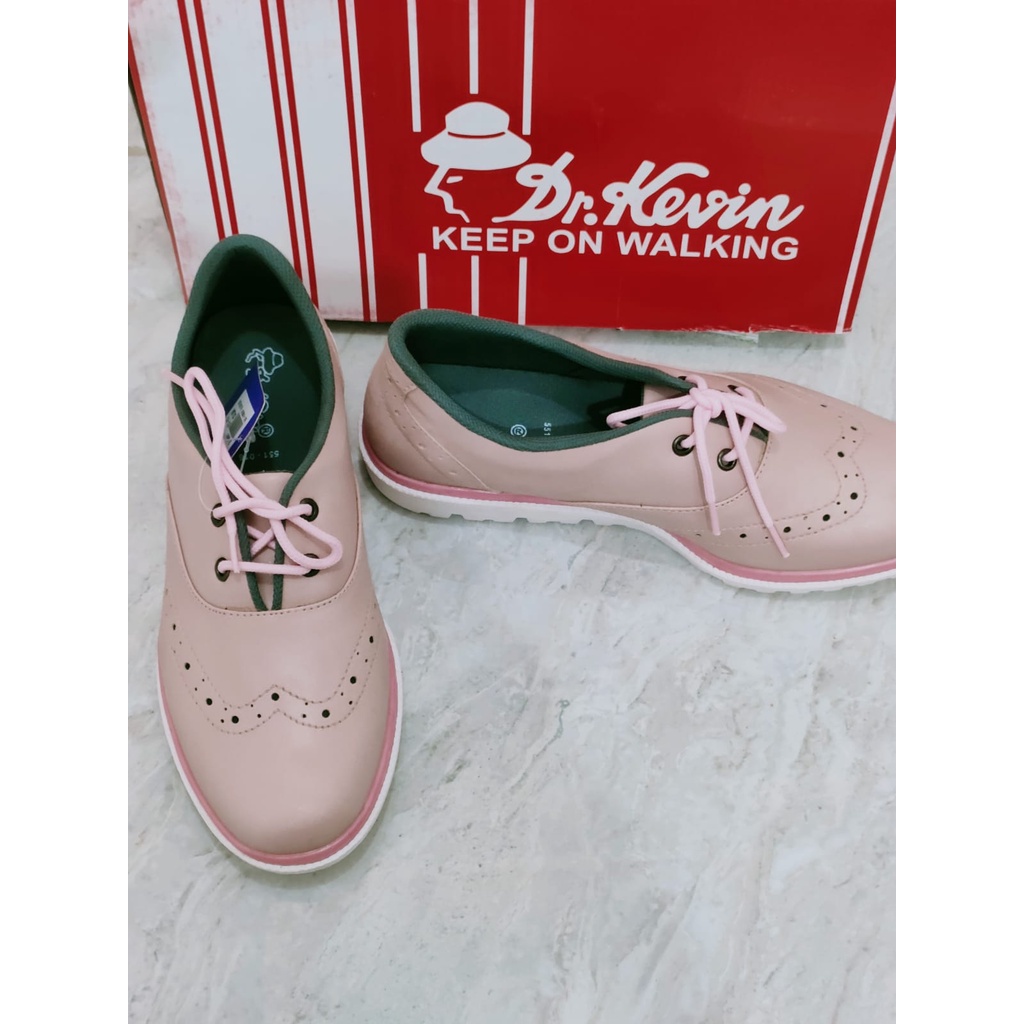 SEPATU WANITA DR. KEVIN