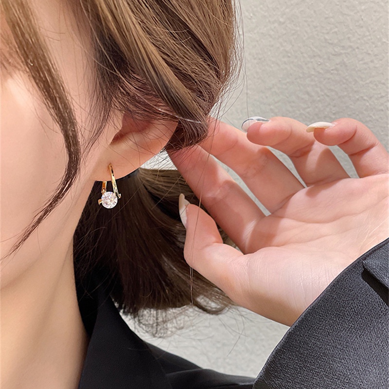 Anting Stud Zircon Berlian Imitasi Shiny Gaya Korea Untuk Aksesoris Perhiasan Wanita