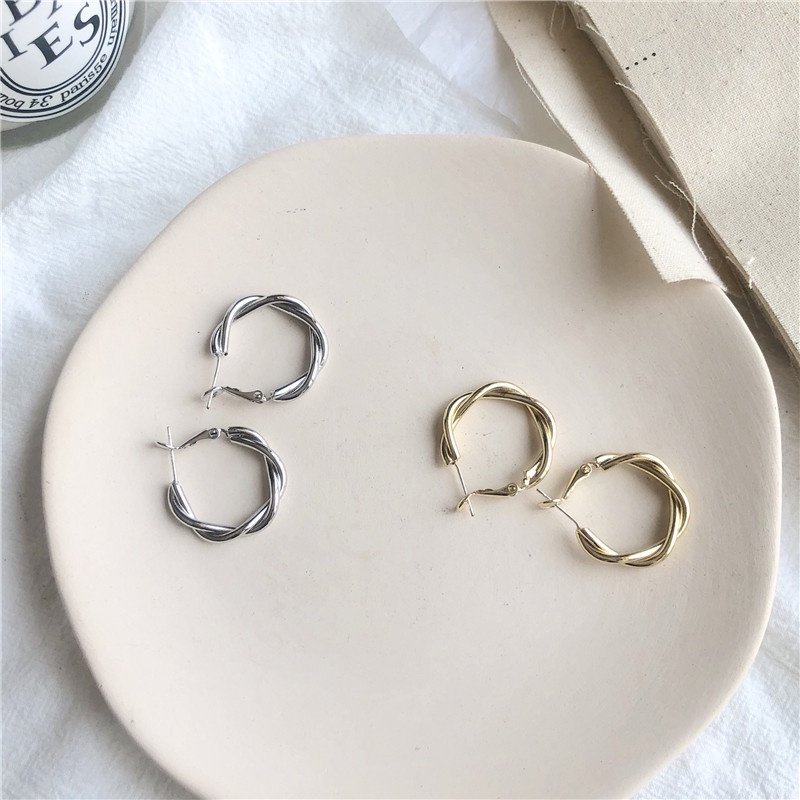 Anting hoop Bulat Kecil Bahan metal Warna silver / Emas