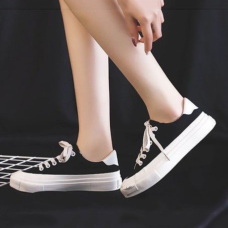Sepatu Wanita Sneaker Kanvas Tali sepatu korean style Terbaru