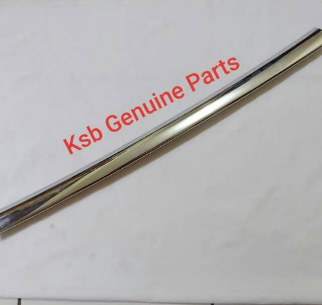 List Lis Grill Gril Bumper Bemper Depan Atas Daihatsu Ayla Original