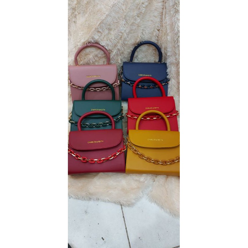 charles and keith tas wanita