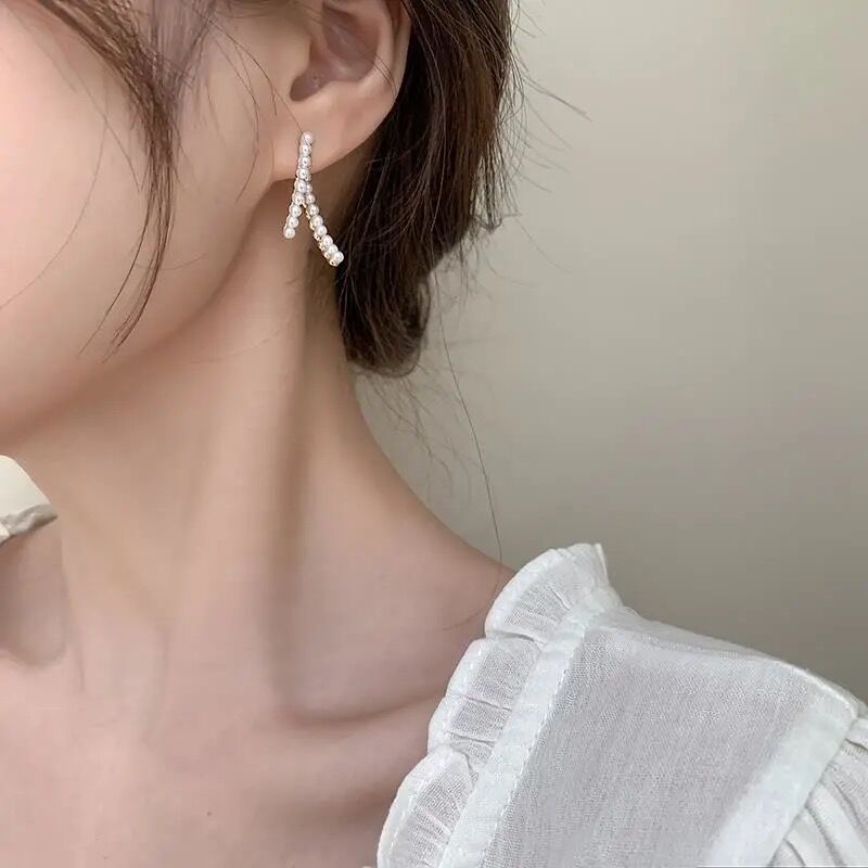 Aksesoris fashion wanita gaya Korea anting-anting mutiara salib sederhana