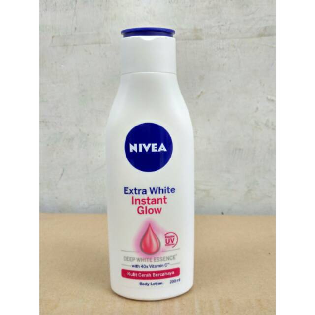 NIVEA Extra White Instant Glow Body Lotion SPF15 200ml