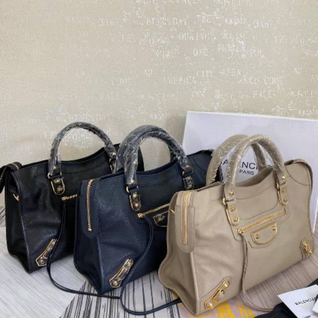 Tas Selempang Balenciaga
