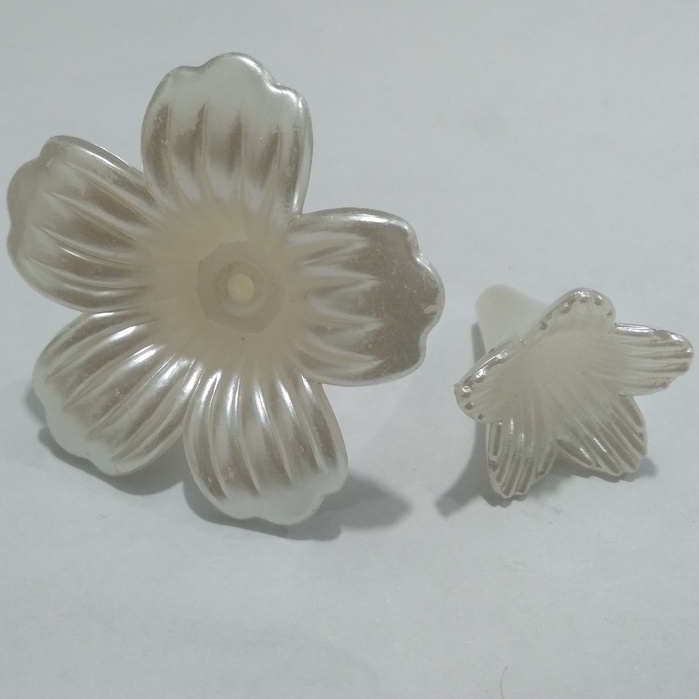 Mote Corong Mutiara Kecil Dan Besar Kerajinan Bunga Akrilik Kemasan 1/4 Pon