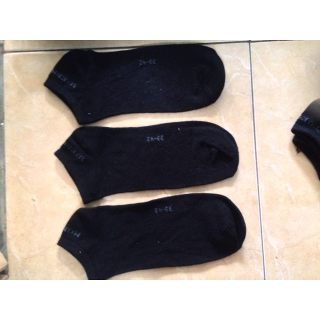 Kaos Kaki Mata Kaki Hitam dan Putih Nama Hari