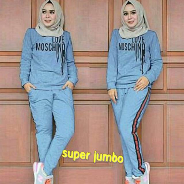 Set mochi SUPER JUMBO, baju senam, training olahraga, training wanita, motif moschino,training jumbo