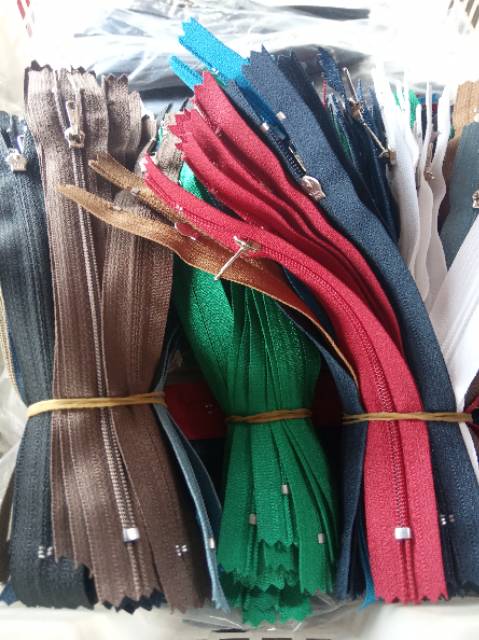 RESLETING YKK UNTUK CELANA DAN ROK MERK YKK