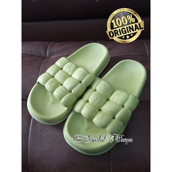 Sandal Jelly Wanita Korea Import Sol Tebal Empuk Bahan Karet Terbaru 2219 Motif Anyam