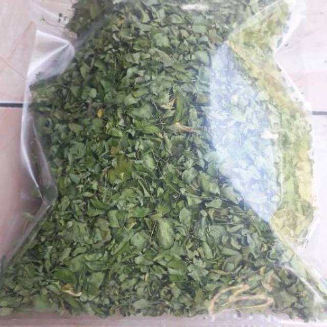 

DAUN KELOR KERING HIJAU 100 GRAM TEH DAUN KELOR