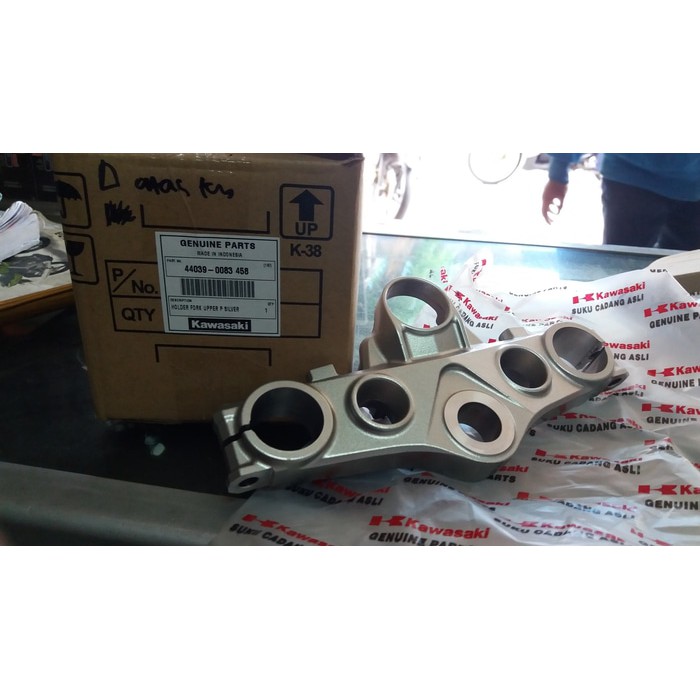 SEGITIGA ATAS KLX 150 S L ORIGINAL KAWASAKI