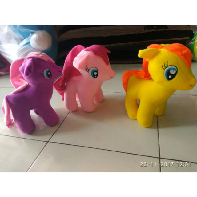 Boneka kuda poni atau pony M