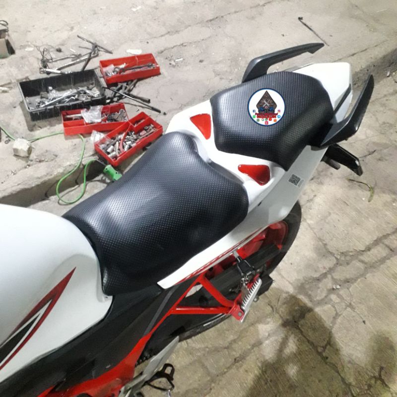 Jok Pisah New CB150R Jok Split CB150R LED