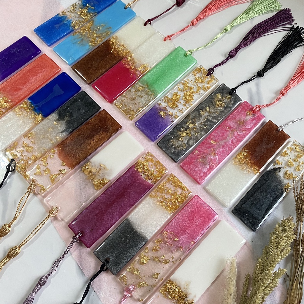 

Ready Stock Bookmark | Pembatas Buku & Al Quran Resin | Gantungan Kunci | Keychain Key Chain | Hampers Souvernir Gift Aesthetic | Anniversary Birthday Ulang Tahun Wedding Pernikahan Engagement Tunangan | Handmade Art | Resin Art | Tussel | Wresinstudio