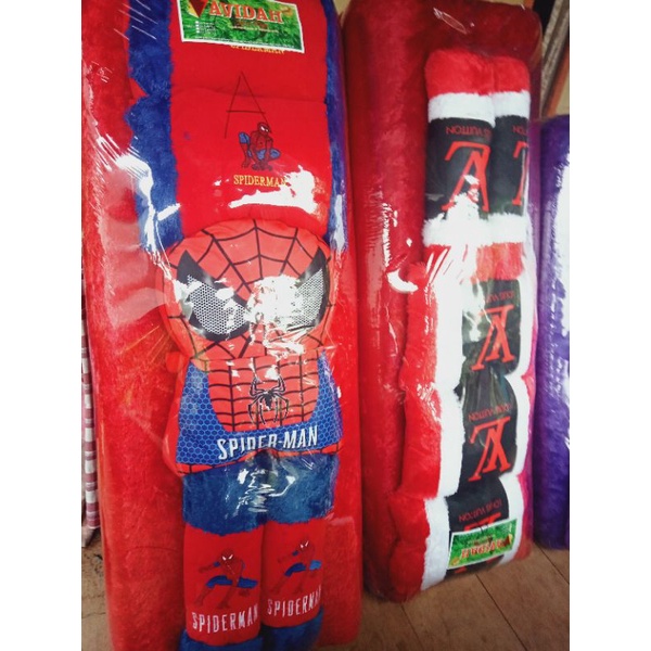 karpet karakter 5 bantal