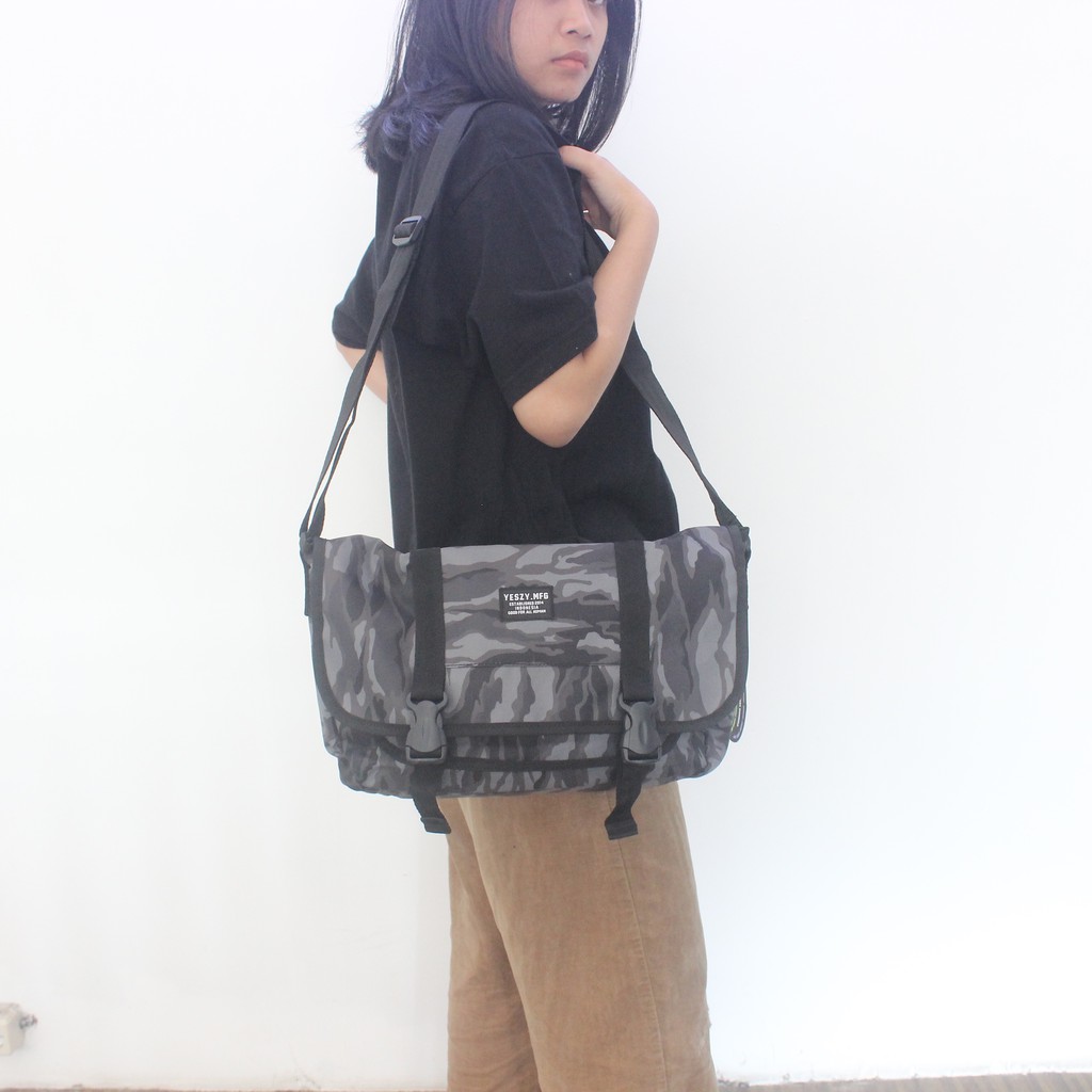 YESZY.MFG - Tool Messenger Camo Bag