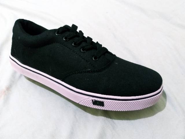 Sepatu Vans Authentic Black White Hitam Putih Sneakers Casual Sekolah Kerja Kuliah Formal Murah Awet