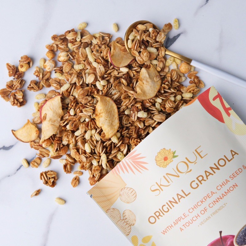 

SKINQUE.co - GRANOLA APPLE CINNAMON 125grm | GRANOLA dengan potongan Buah asli