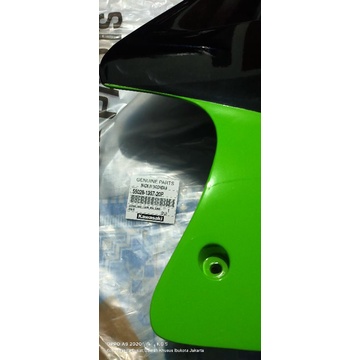 fering atau sayap kanan & kiri motor Kawasaki ninja rr old  55028-1356-20P & 55028-1357-20P