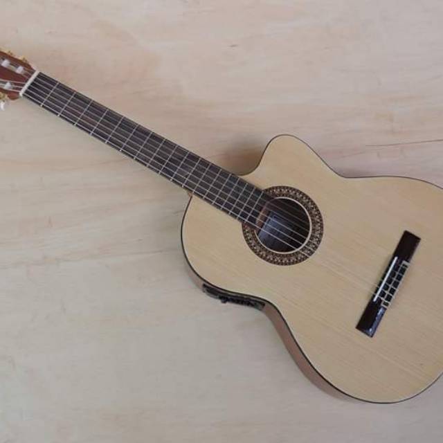 GITAR AKUSTIK ELEKTRIK TAKAMINE SENAR NYLON