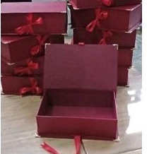 

hardbox / Hampers /kotak kado model buku 28x15x8cm