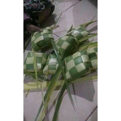 

ketupat daun lontar/Siwalan