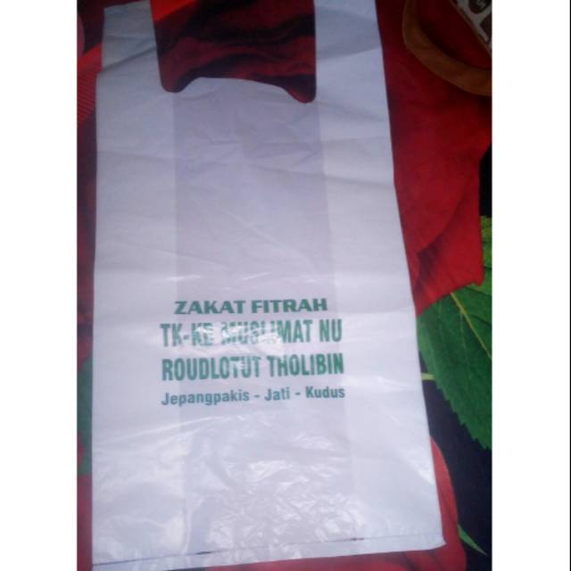 

TAS PLASTIK KRESEK 24 X 42 cm