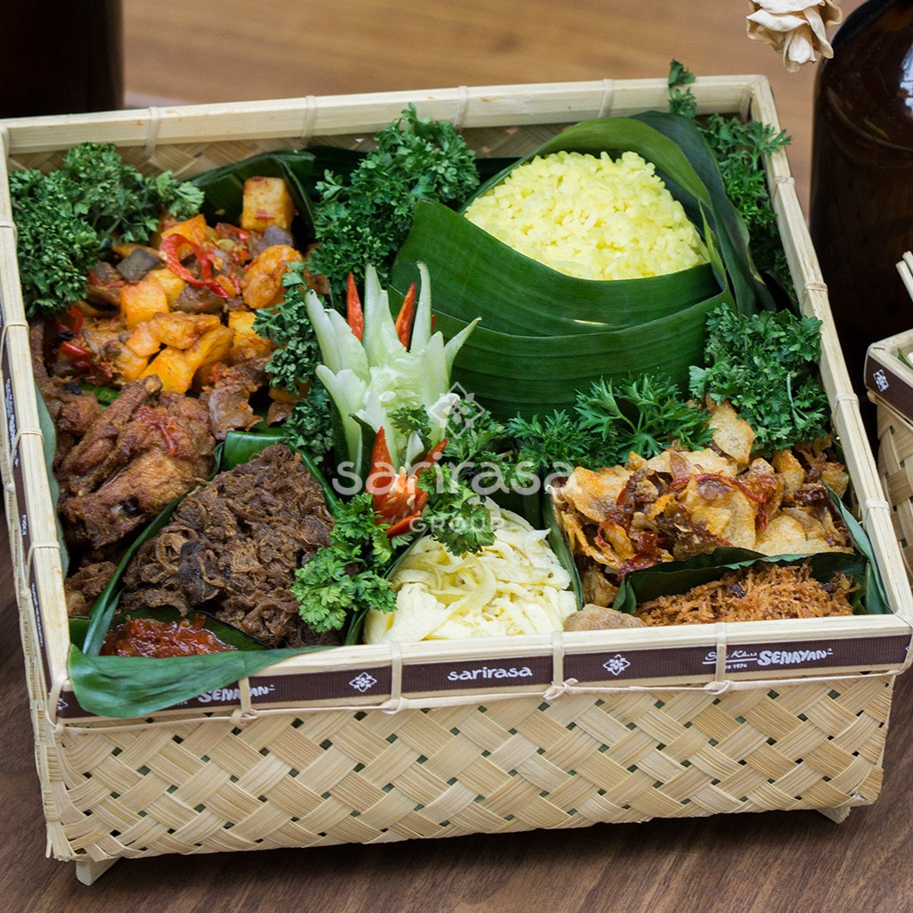 

Foodiesia - Sate Khas Senayan Hantaran Nasi Kuning Besek