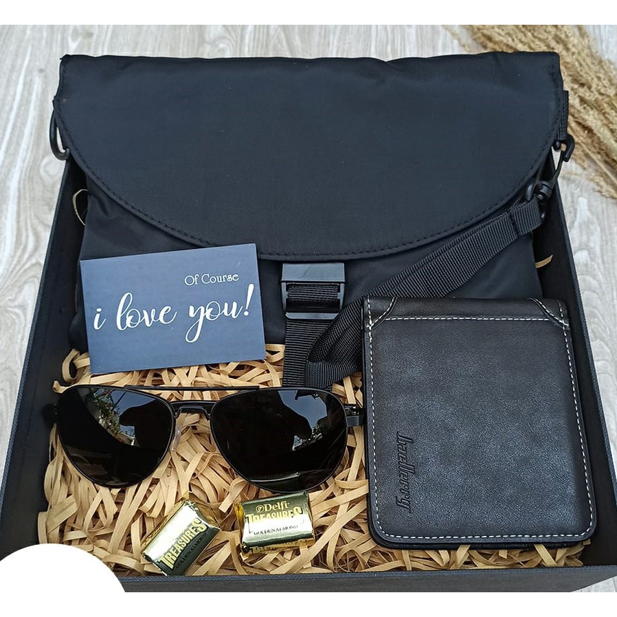 

Bliss Box Black Clutch (Hampers/Gift Box /Kado UlTah/Kado Wisuda/Kado Anniversary/Souvenir)