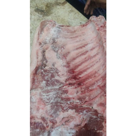 

Iga Babi super fresh dari pemotong langsung