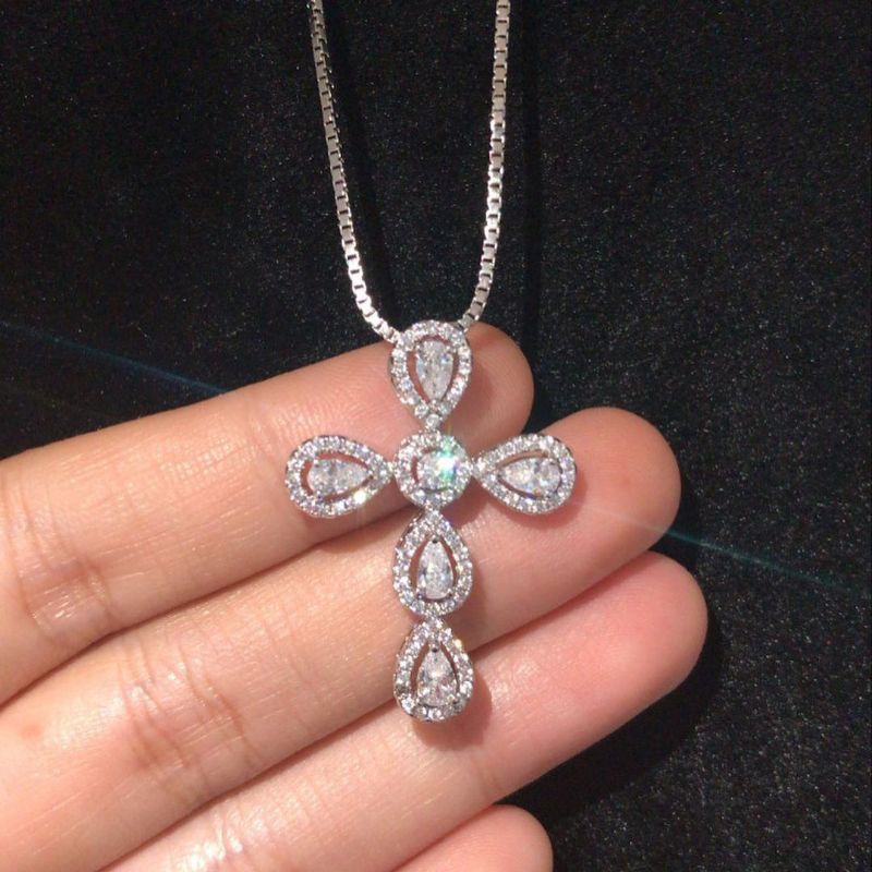 Kalung salib vier lapis emas 18k,mata diamond swaroski hidup,kilau