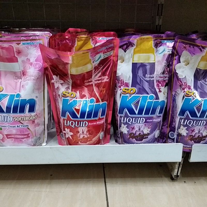 So Klin Liquid Detergent Pouch isi 750ml