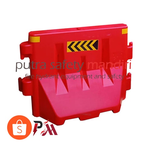ROAD BARRIER PLASTIK HDE RED SIZE 120 X 50 X 80 CM PAGAR MERAH PEMBATAS PENGALIH LALU LINTAS JALAN S