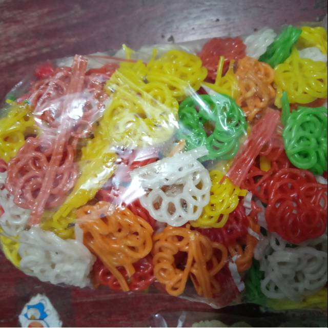 

KERUPUK KERING belum di goreng