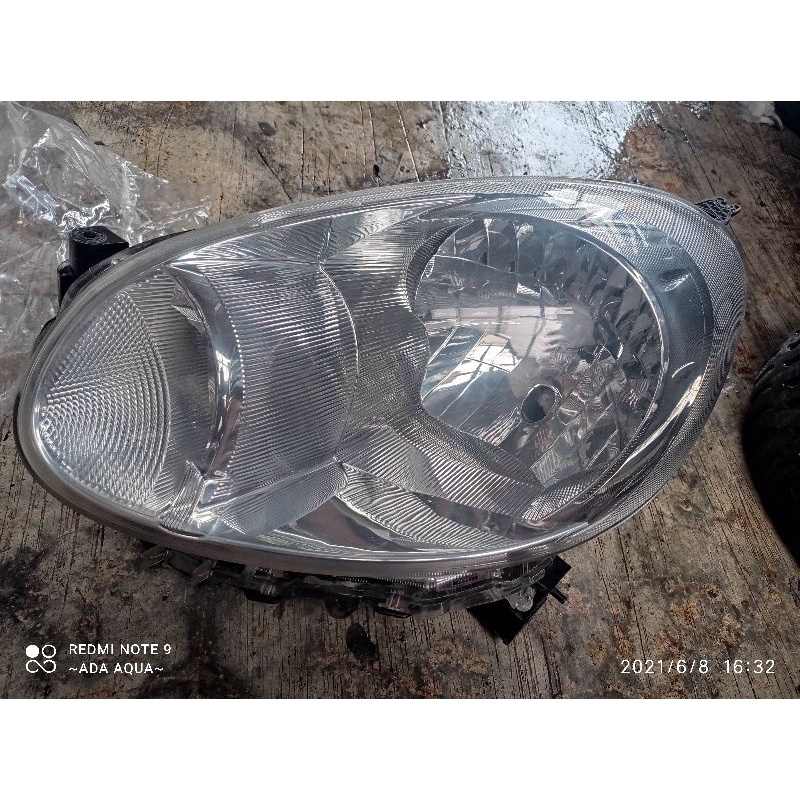 headlamp Nissan march