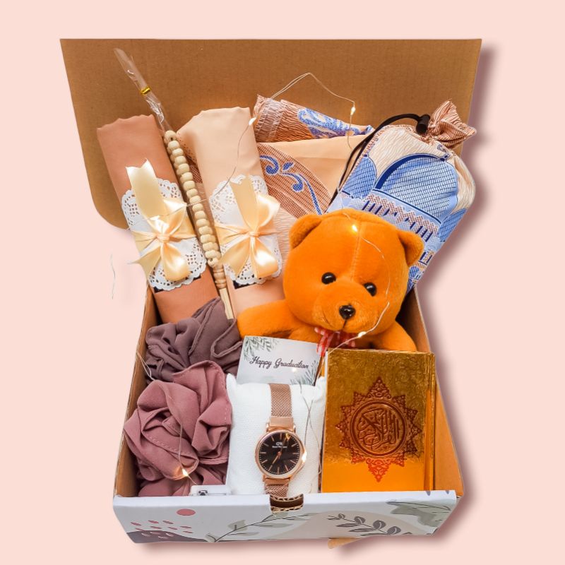 Hampers Hijab Gift Box Boneka Kado Ultah Wanita Kerudung Cewek Kado Wisuda Sahabat