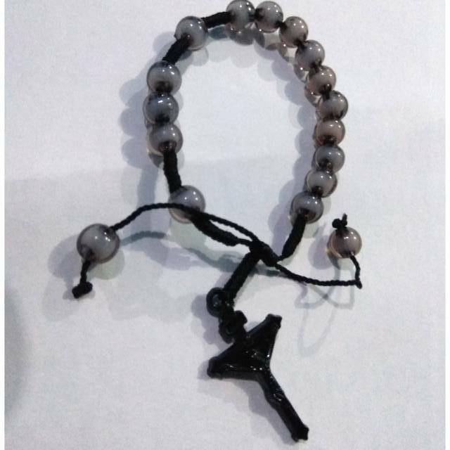 GELANG ROSARIO SALIB BAHAN MANIK DAN TALI - BENDA ROHANI KRISTIANI - AKSESORIS FASHION MURAH