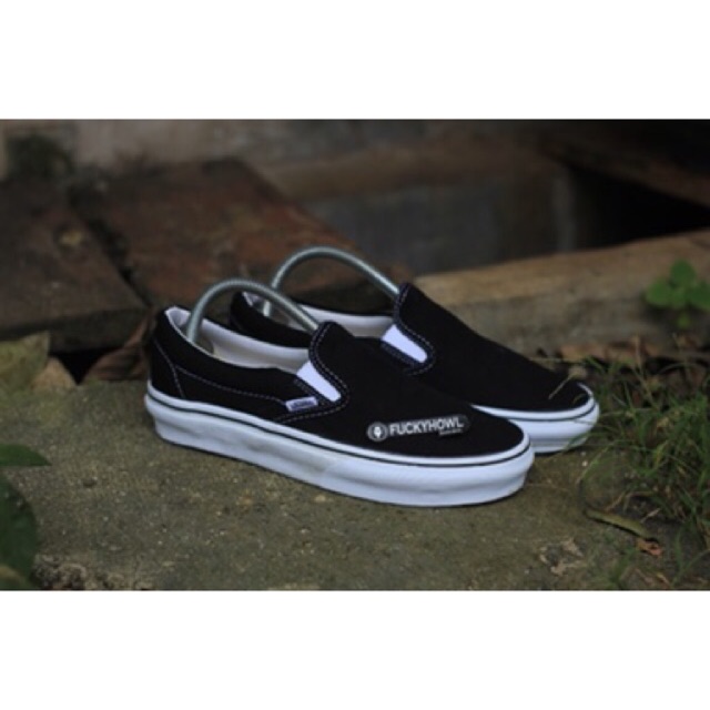 Vans Slip On Classic Black White