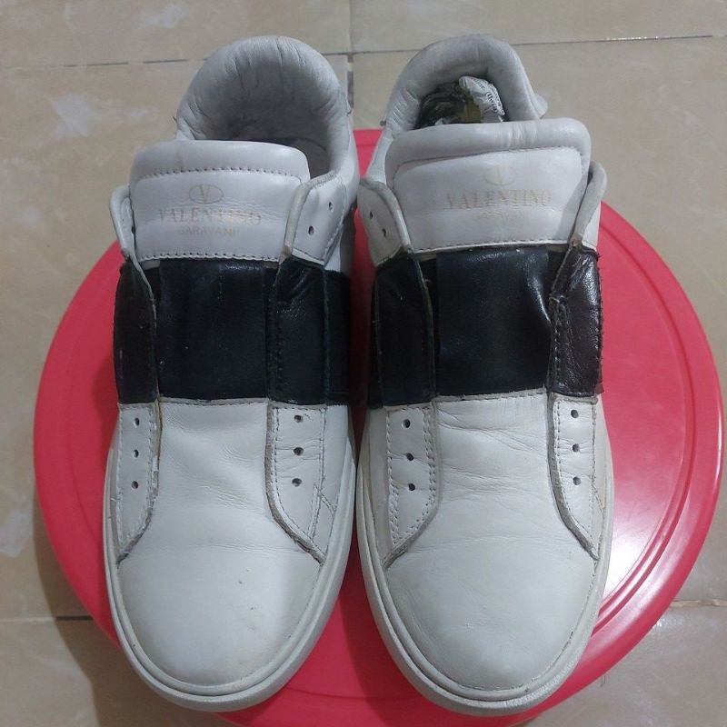 SEPATU SECOND BRANDED "VALENTINO GARAVANI"