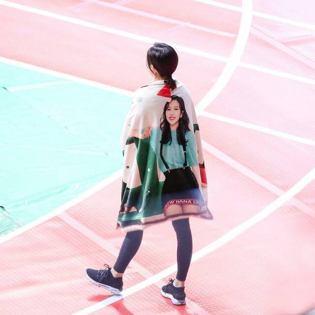 Nego Rare Colection Twice Merry Happy Mina Blanket Bonus Pc Mina Last Pic Shopee Indonesia