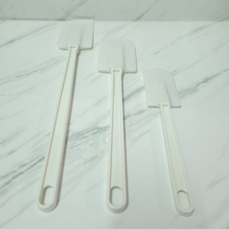 Bakest white rubber butter cream spatula plastic handle