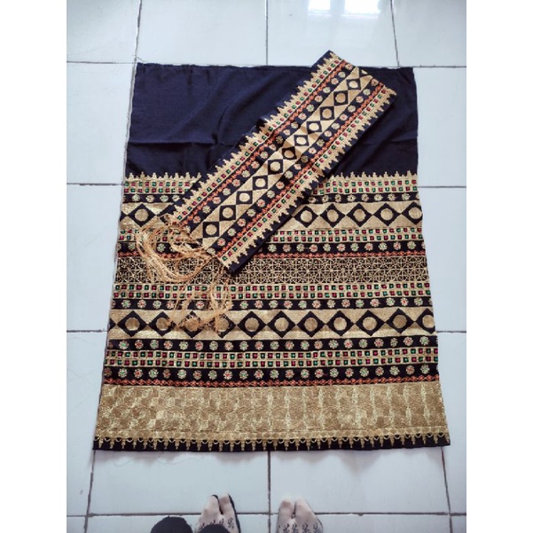 Sarung kain tapis lampung bordir koin