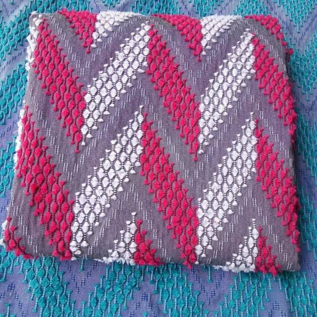 Kain tenun sutra bulu