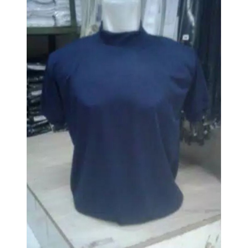 kaos biru dongker leher tinggi