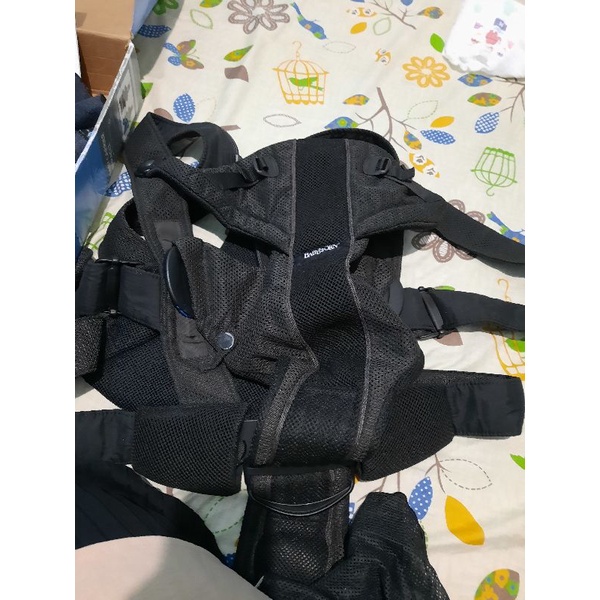 preloved gendongan baby bjorn miracle black airy mesh