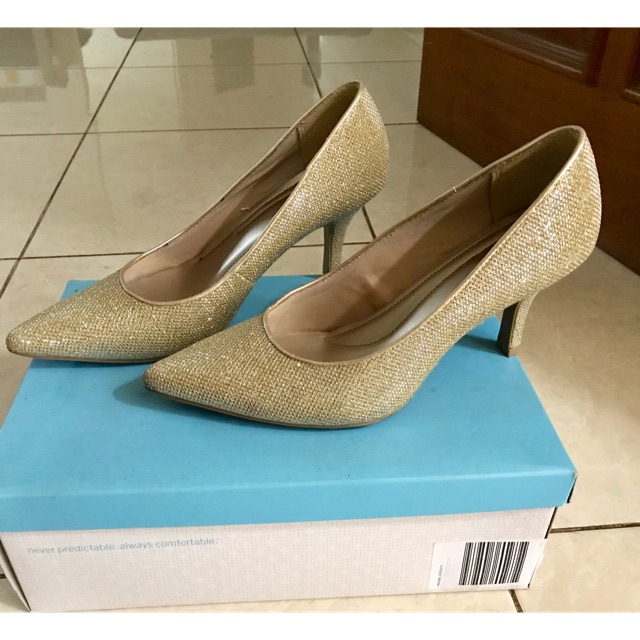 gold heels payless