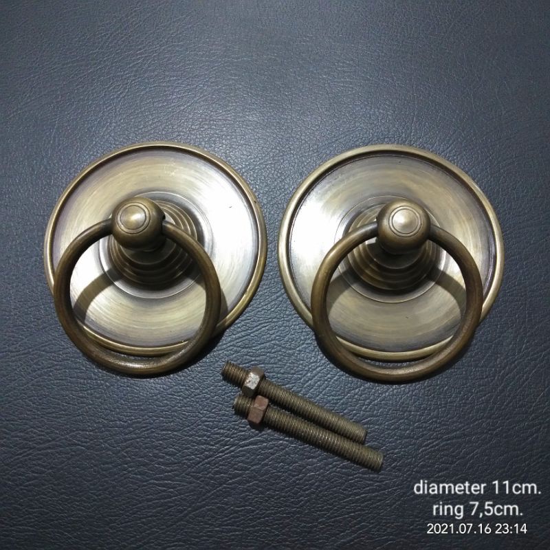 Tarikan pintu rumah gebyok antik diameter 11cm.